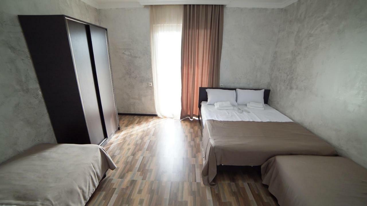 Hotel Progress Batumi Exteriör bild